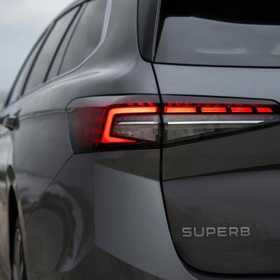 Skoda Superb Combi 2024 led back