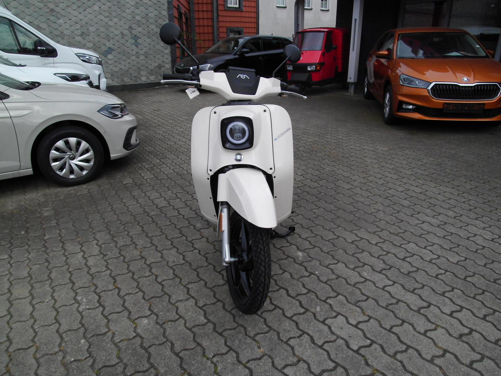 Govecs eSchwalbe 2.0+NEUES MODELL+WECHSELAKKUSYSTEM+L1e-4