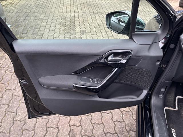 Peugeot 208 1.2 PURE TECH 110 ALLURE+NAVI+ALU+EXTERIEUR+-2