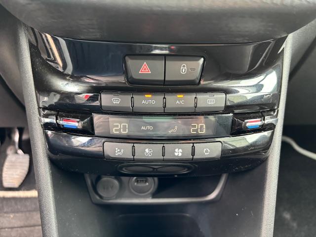 Peugeot 208 1.2 PURE TECH 110 ALLURE+NAVI+ALU+EXTERIEUR+-12
