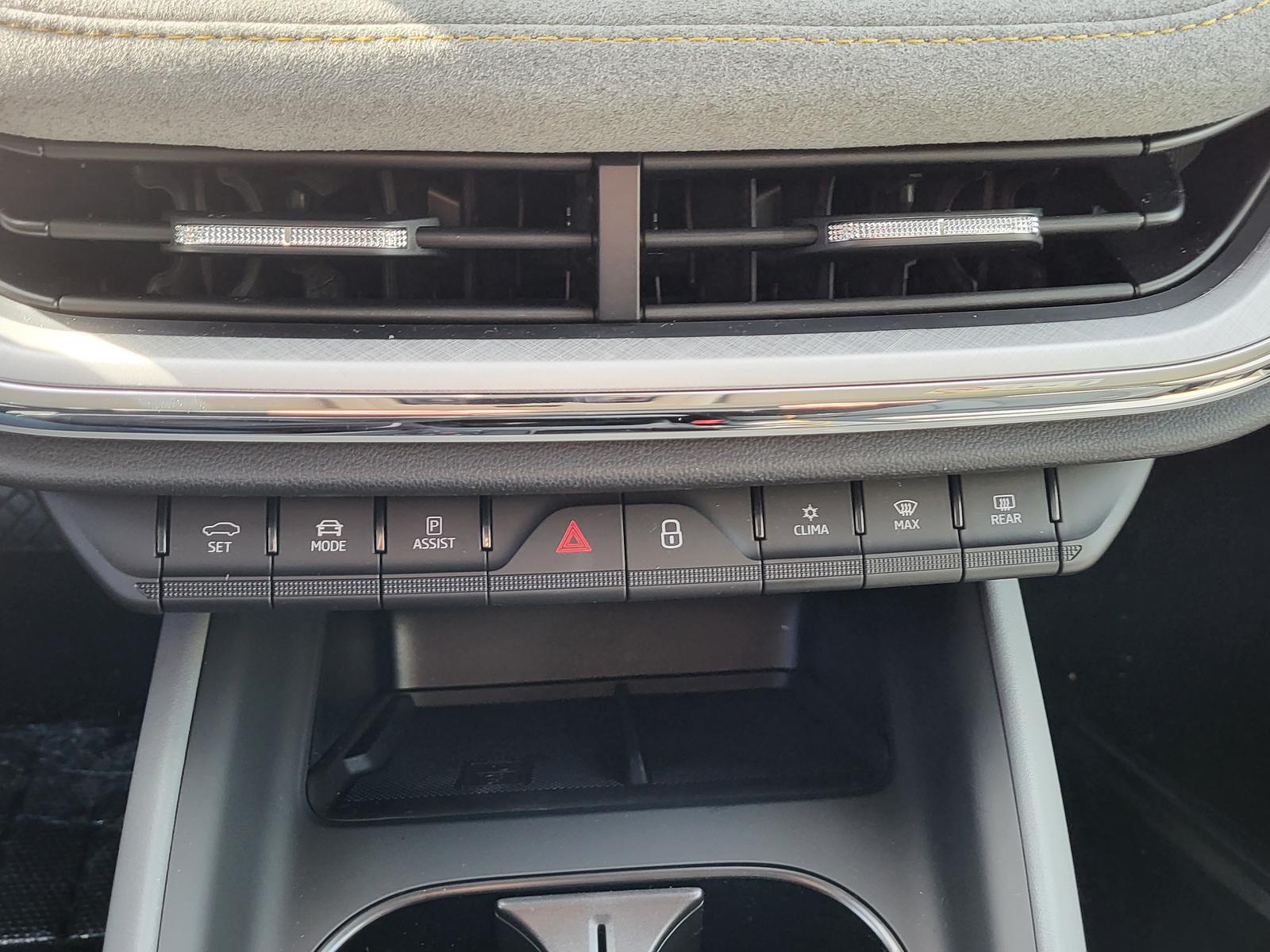 Skoda Enyaq iV 80 (ab MJ 23.2) +ADVANCED+ALARM+LOUNGE+-9