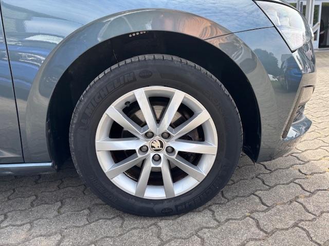 Skoda Scala 1.0 TSI Ambition+CLIMATRONIC+SUNSET+PDC+LM-25