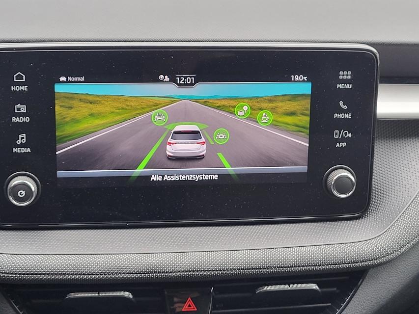 Skoda Fabia 1.5 TSI DSG SELECTION+ACC+VERKEHRSZEICHEN+-10