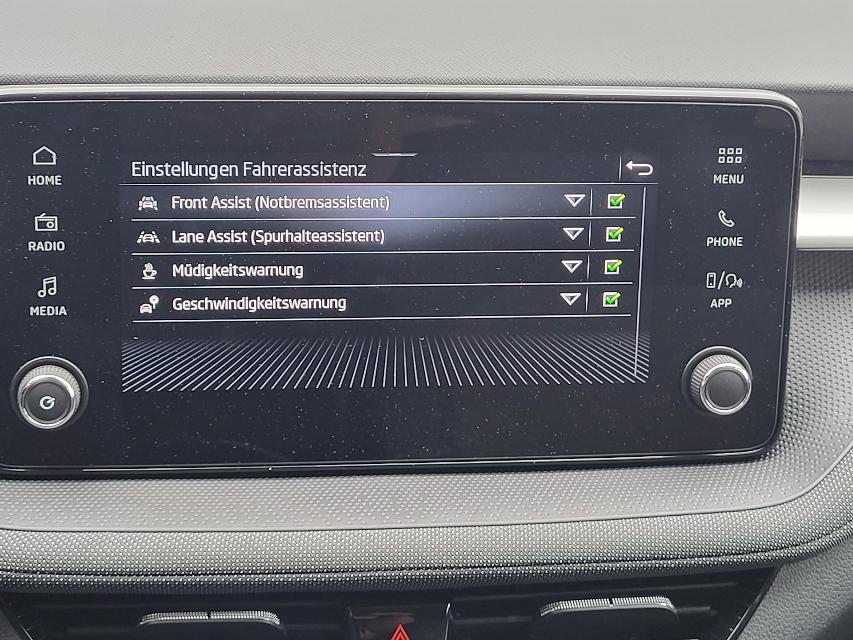 Skoda Fabia 1.5 TSI DSG SELECTION+ACC+VERKEHRSZEICHEN+-12