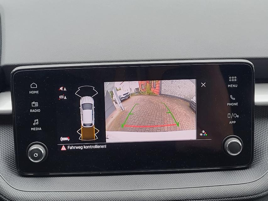 Skoda Fabia 1.5 TSI DSG SELECTION+ACC+VERKEHRSZEICHEN+-17