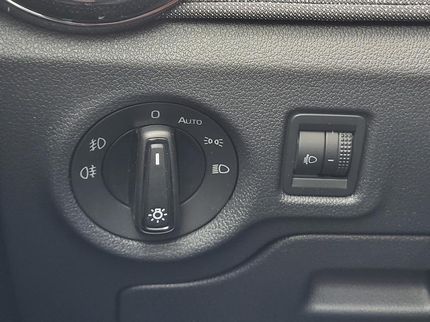 Skoda Fabia 1.5 TSI DSG SELECTION+ACC+VERKEHRSZEICHEN+-23