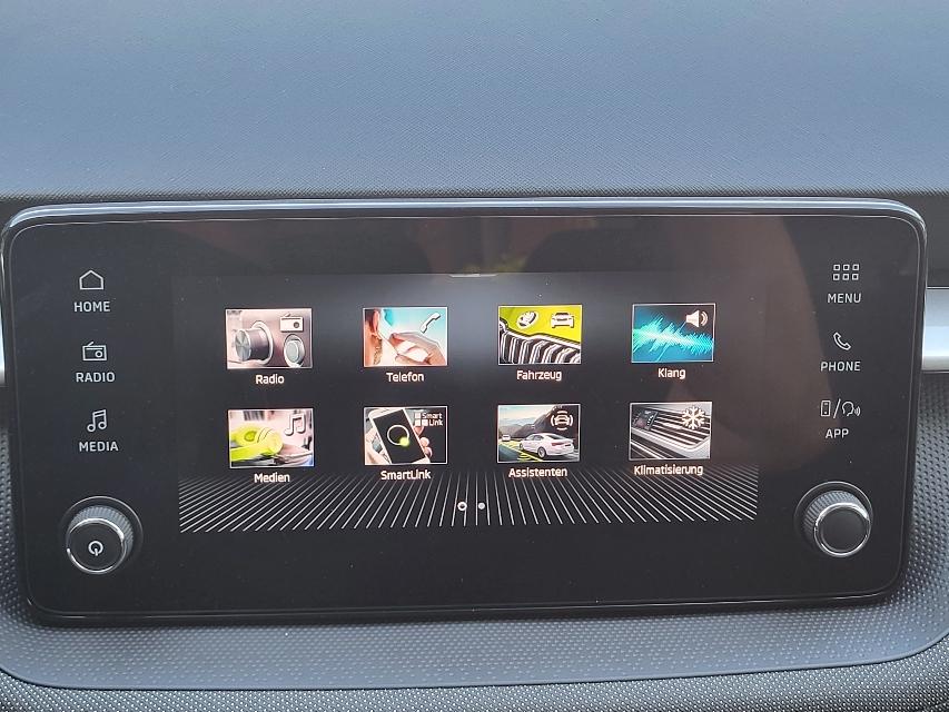Skoda Fabia 1.5 TSI DSG SELECTION+ACC+VERKEHRSZEICHEN+-9