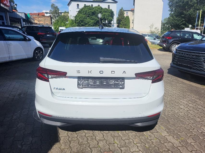 Skoda Fabia 1.5 TSI DSG SELECTION+ACC+VERKEHRSZEICHEN+-27