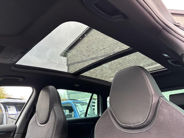 Skoda Superb Combi SportLine 4x4 DSG ACC+DCC+XENON+19'-3