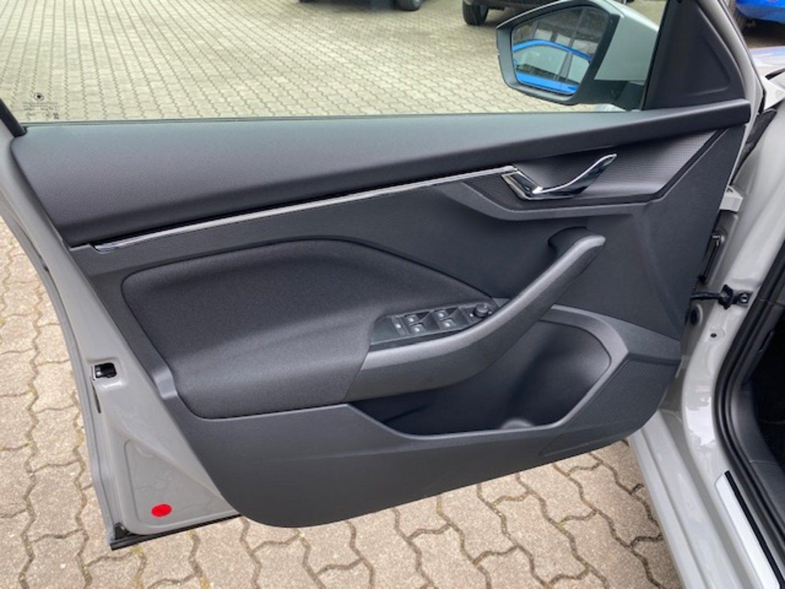 Skoda Scala 1.0 TSI Ambition+PDC+DAB+AHK+GARANTIE12/26-2