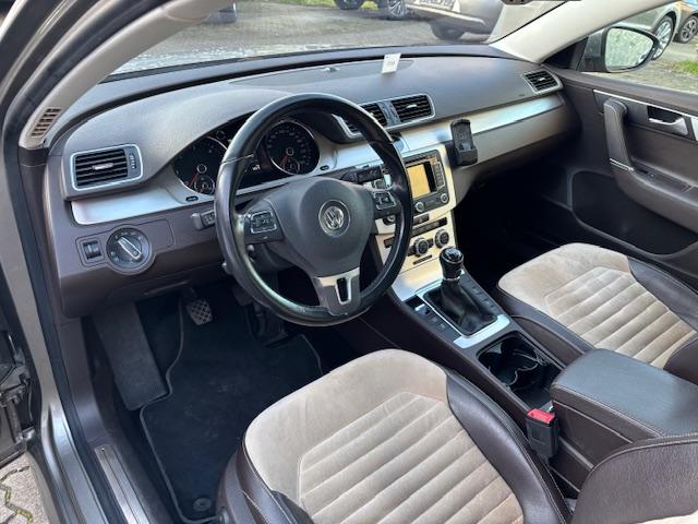 VW Passat 2.0 TDI Highline+Bi-XENON+NAVI+ALCANTARA+-1
