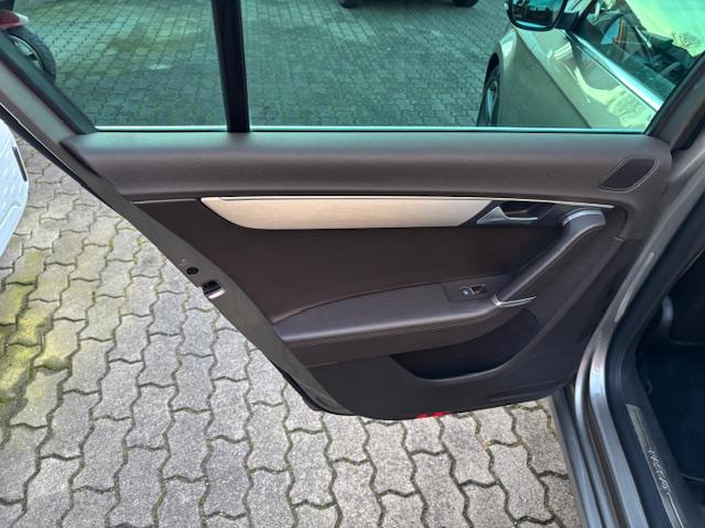 VW Passat 2.0 TDI Highline+Bi-XENON+NAVI+ALCANTARA+-5