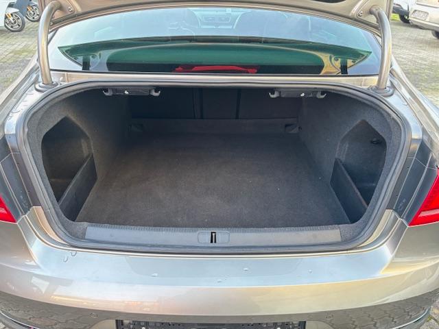 VW Passat 2.0 TDI Highline+Bi-XENON+NAVI+ALCANTARA+-29