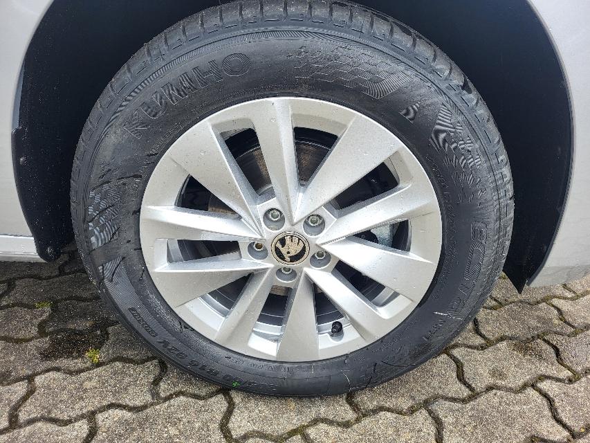 Skoda Kamiq 1.5 TSI DSG SELECTION+NAVI+VERKEHRSZEICHEN-25