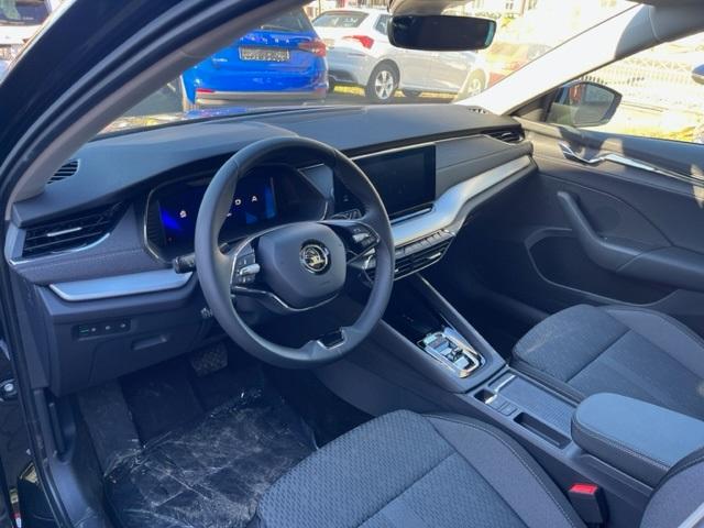 Skoda Octavia Combi 1.5 e-TSI DSG Style+PANO+MATRIX+18-1