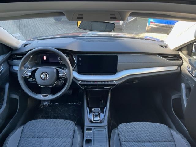 Skoda Octavia Combi 1.5 e-TSI DSG Style+PANO+MATRIX+18-7