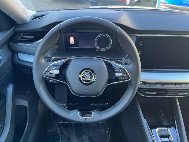 Skoda Octavia Combi 1.5 e-TSI DSG Style+PANO+MATRIX+18-18