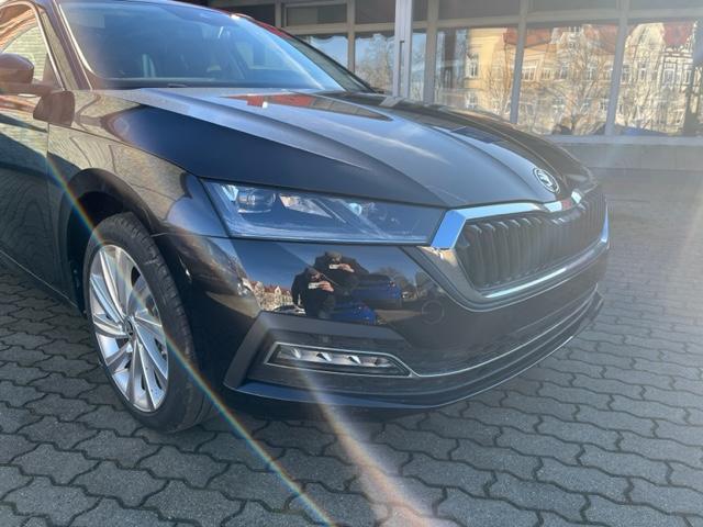 Skoda Octavia Combi 1.5 e-TSI DSG Style+PANO+MATRIX+18-21
