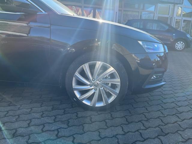 Skoda Octavia Combi 1.5 e-TSI DSG Style+PANO+MATRIX+18-22