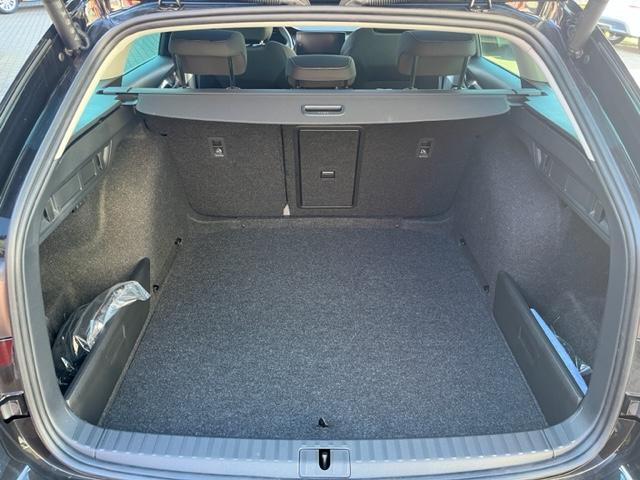 Skoda Octavia Combi 1.5 e-TSI DSG Style+PANO+MATRIX+18-26