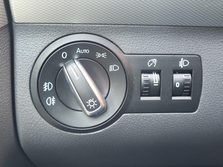 VW Touran 1.4 TSI LIFE+PANORAMA+AHK+CLIMATRONIC+-20