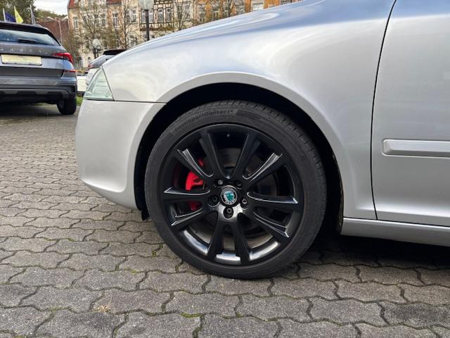 Skoda Octavia Combi RS+XENON+STANDHEIZUNG+ALU18+1.HAND-23
