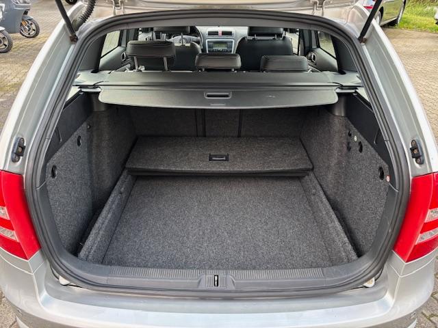 Skoda Octavia Combi RS+XENON+STANDHEIZUNG+ALU18+1.HAND-27