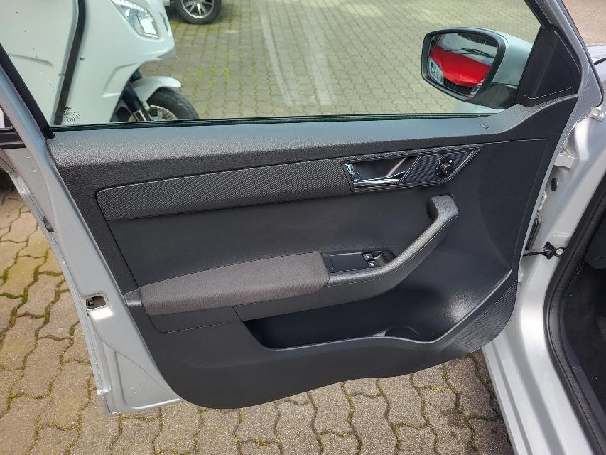 Skoda Fabia Combi 1.0 TSI+NAVI+CLIMATRONIC+KAMERA+ALU+-4