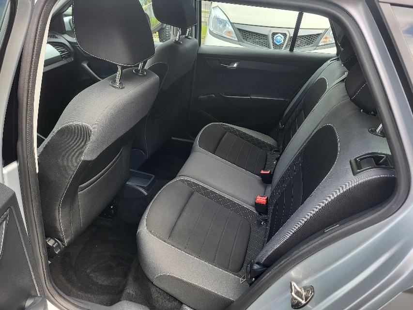 Skoda Fabia Combi 1.0 TSI+NAVI+CLIMATRONIC+KAMERA+ALU+-7