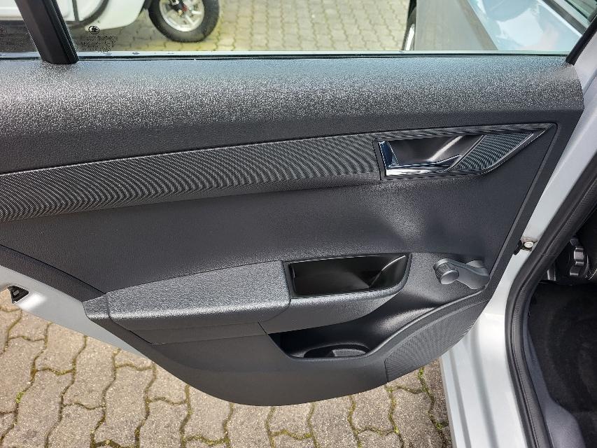 Skoda Fabia Combi 1.0 TSI+NAVI+CLIMATRONIC+KAMERA+ALU+-8