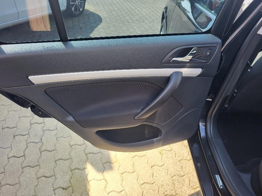 Skoda Octavia Combi 1.2 TSI Ambiente+CLIMATRONIC+AHK+-2