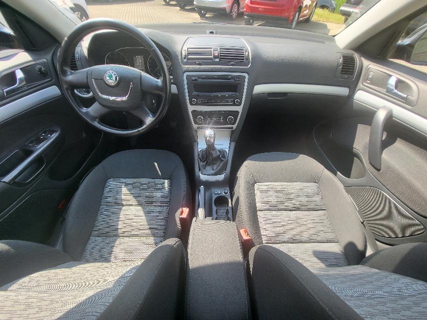 Skoda Octavia Combi 1.2 TSI Ambiente+CLIMATRONIC+AHK+-3