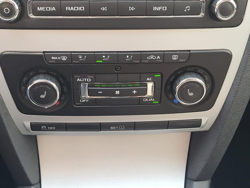 Skoda Octavia Combi 1.2 TSI Ambiente+CLIMATRONIC+AHK+-5