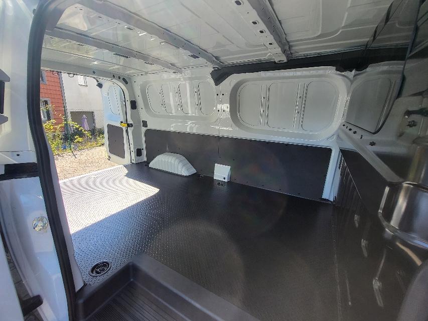 Maxus eDeliver 7 L2H1+88kWhAKKU+REICHWEITE 362KM WLTP-3