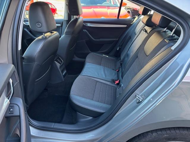 Skoda Octavia III 1.4 TSI Elegance+Bi-Xenon+AHK+1.HAND-4