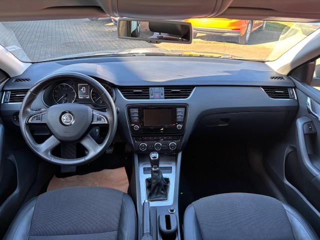 Skoda Octavia III 1.4 TSI Elegance+Bi-Xenon+AHK+1.HAND-6