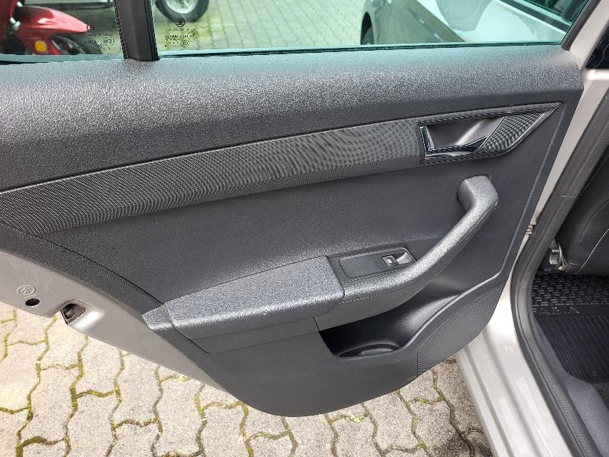 Skoda Fabia 1.0 TSI DSG CLEVER+CLIMATRONIC+ACC+1.HAND-5