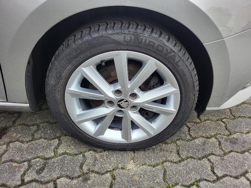 Skoda Fabia 1.0 TSI DSG CLEVER+CLIMATRONIC+ACC+1.HAND-24