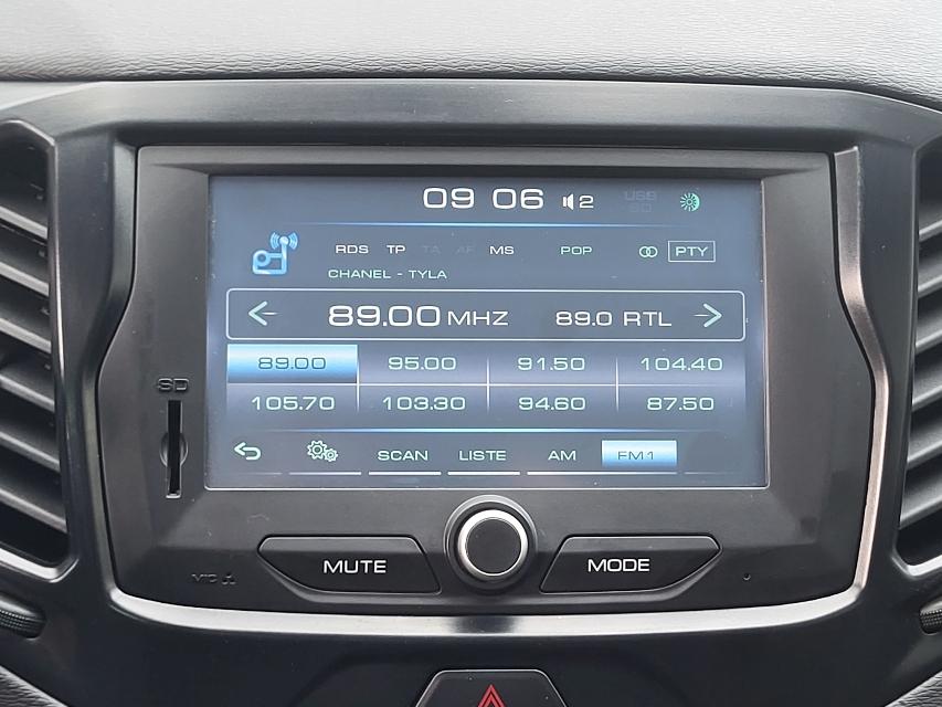 Lada Vesta SW 1.6  LUXUS+KLIMAAUTOMATIK+KAMERA+1.HAND-17