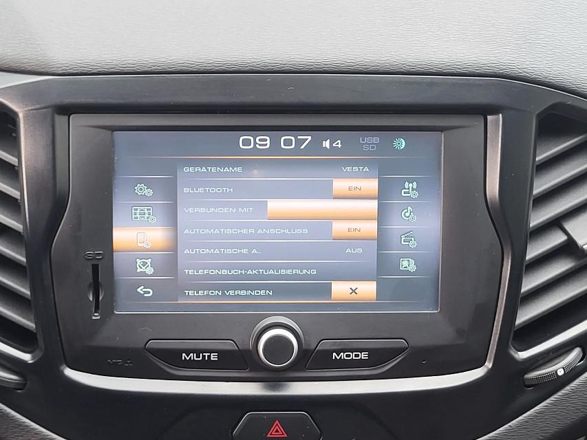 Lada Vesta SW 1.6  LUXUS+KLIMAAUTOMATIK+KAMERA+1.HAND-19