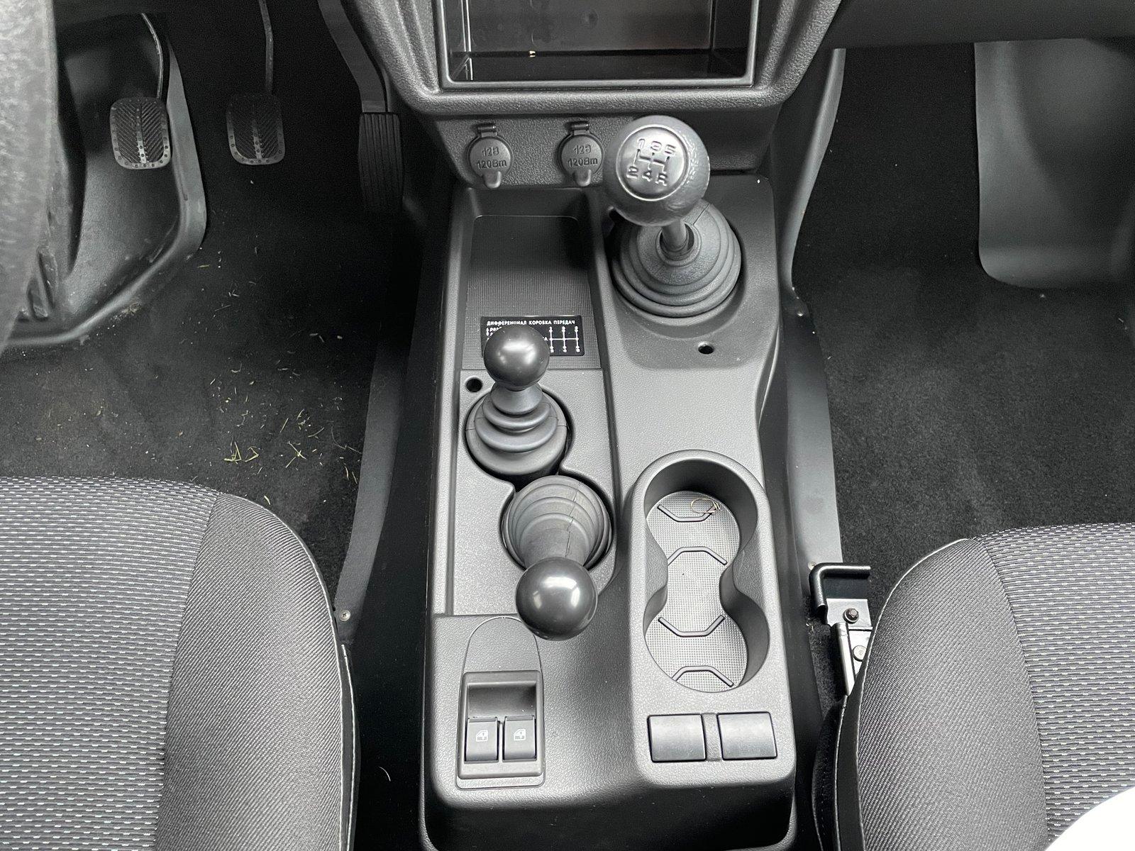 Lada Niva 1.7i 4x4 PUR+5-TÜRER+MODELL2021+SOFORT+-8