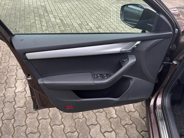 Skoda Octavia Combi 1.6 TDI Ambition+CLIMATRONIC+2xPDC-2