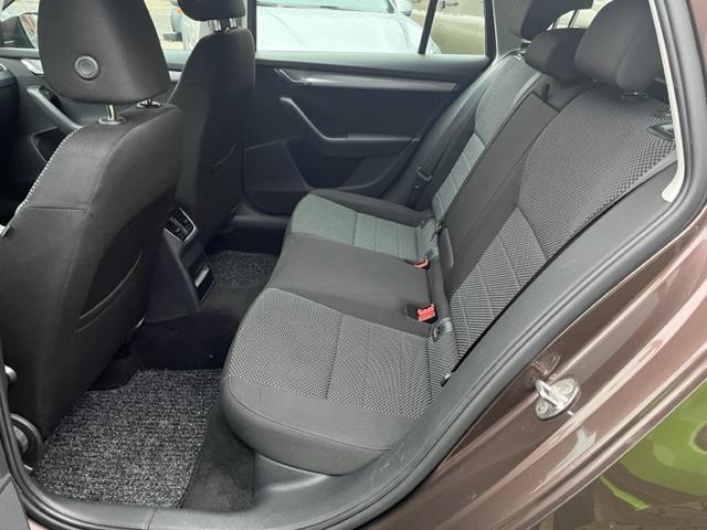 Skoda Octavia Combi 1.6 TDI Ambition+CLIMATRONIC+2xPDC-3
