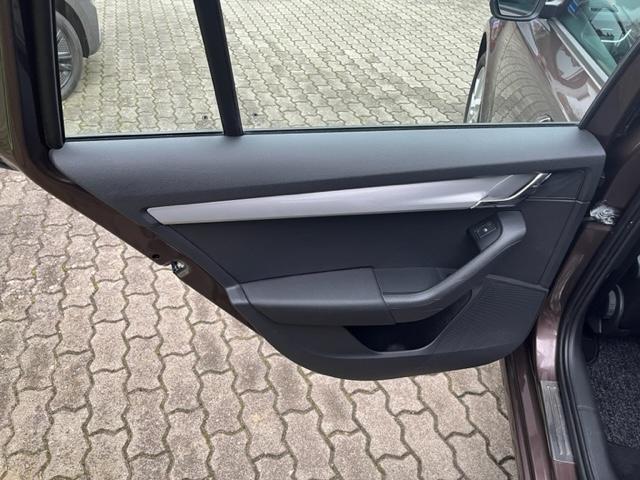 Skoda Octavia Combi 1.6 TDI Ambition+CLIMATRONIC+2xPDC-4