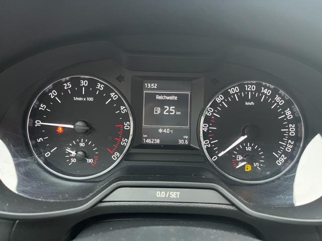 Skoda Octavia Combi 1.6 TDI Ambition+CLIMATRONIC+2xPDC-6