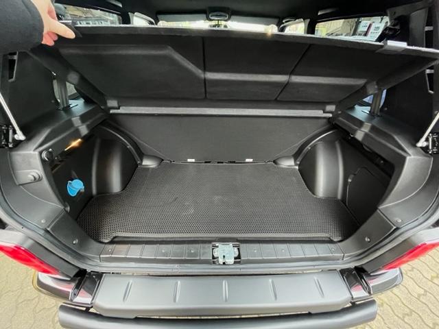 Lada Niva LEGEND 1.7 4x4 BLACK EDITION+LIEBHABERSTÜCK-16