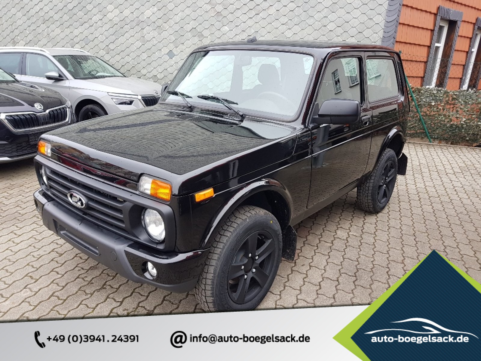 Lada niva legend black
