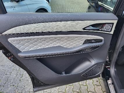 DFSK Forthing 4 U-Tour NOBLE+LEDER SCHWARZ+7-SITZER+-5