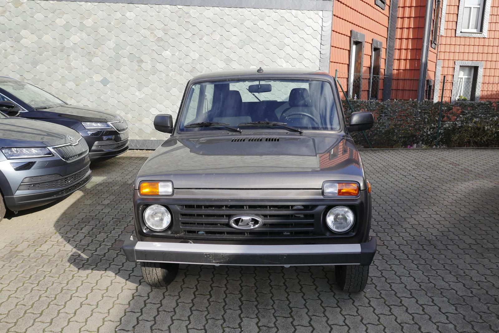 Lada Niva LEGEND 1.7i 4x4 +MODELL2022+SOFORT+ALLRAD+-8