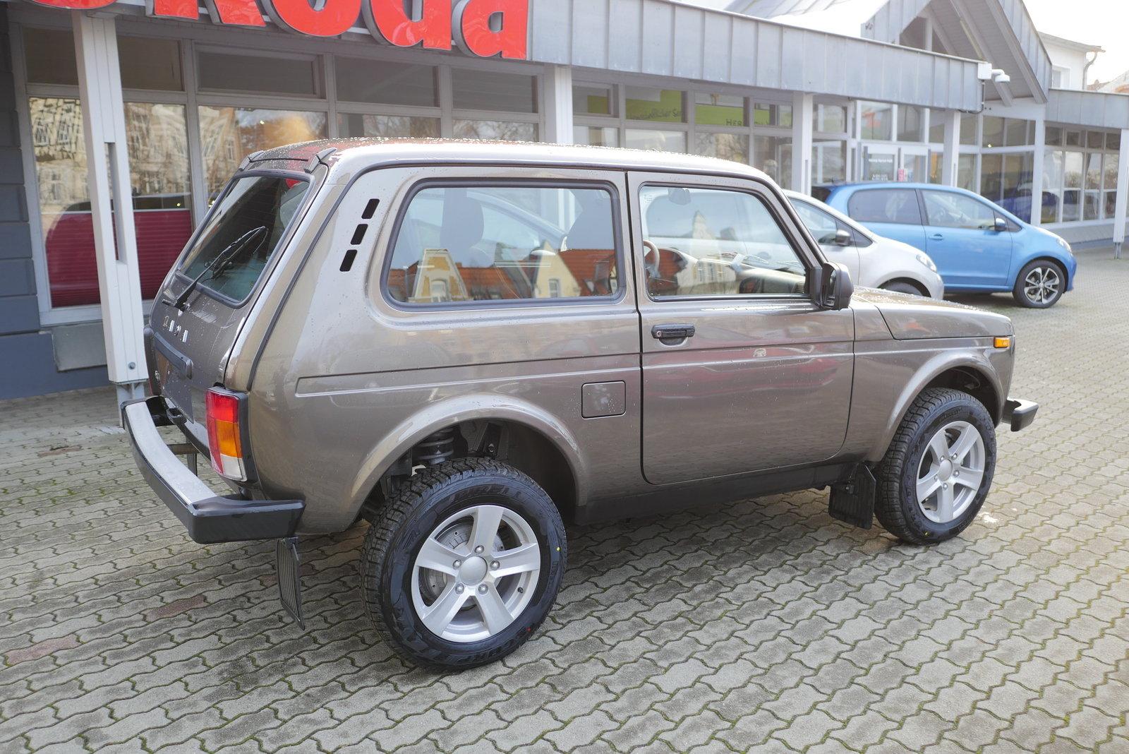 Lada Niva LEGEND 1.7 4x4 +AC+SITZHEIZUNG+ALU+eSPIEGEL-12